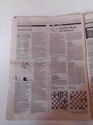 Cumhuriyet Dergi Gazetesi - 16 Eylül 2001 - Sayı 808 - Elizabeth Taylor - Sait Altınordu Meydanı - Marmara Güzel Sanatlar Fakültesi -Sinemanın Soğuk Vampı Sharon Stone Fotoğrafı - İsabella Adjani- Varoştaki Kadın Yazar - İzmir'de Piriştina Mucizesi - Üç Kadın - Farelnisa Füreya  Aliye - Zeynep Oral - Şakir Paşa