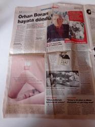 Milliyet Cumartesi Gazetesi - 11 Mayıs 2002 -  Türkiye'nin İlk Talk Show'cusu Ve Stand Up'çısı Orhan Boran Hayata Döndü - Abdi İpekçi - Şakir Eczacıbaşı- Hakkı Devrim - Mel Gibson- Arzum Onan Fotoğrafı - Ultraslan Amigosu Sebahattin Şahin - Genç Fenerbahçeliler Amigosu Sefa - Çarşı Amigosu Alen Markaryan- Natalie Portman