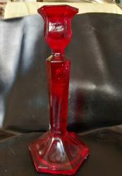 CAM ŞAMDAN,  KIRMIZI RENGİN GÜZELLİĞİ,  DEKORLUK MUHTEŞEM GÖRSELLİĞİ OLAN CAM ŞAMDAN..