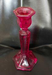 CAM ŞAMDAN,  KIRMIZI RENGİN GÜZELLİĞİ,  DEKORLUK MUHTEŞEM GÖRSELLİĞİ OLAN CAM ŞAMDAN..