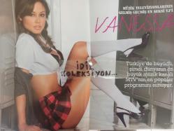 Boxer Dergisi - Ekim 2006 - Ali Şen - Yaza veda partisi - - Emma Griffiths - Adolf Hitler - Vanessa'nın 8 sırrı - Başkalarının savaşını yaşayan adam  - Semih Yurdakul - Kezman - Futbol - Lolita severmisiniz - Yasemin Ergene - Tuba Ünsal - Aysun Kayacı - Aslı Sarı - Duygu Dikmenoğlu - Lara Kamhi - Sinem Kobal - Melisa Sözen - Anna Kournikova - Hilary Duff - Maria Sharapova - Britney Spears - Mandy Moore - Ashlee Simpson - Rachel Bilson - Lindsay Lohan - Saraydaki kadınların gerçek öyküsü - Ölen 26 arkadaşın ardından gelen kitap - Yaza veda partisi - Seçkin Piriler - Hande Ataizi - Pınar Altuğ - Demet Akalın - Ebru Şallı - Çağla Şikel - Eda Taşpınar - Burcu Çağrı - Sibel Can - Gülşen - Tuba Ünsal - Nichole Richie - Rachel Hunter - Pamela Anderson - Helena Christensen - Jessica Simpson - Davetsiz çapkınlığın kuralları - Yasakçı dünya -