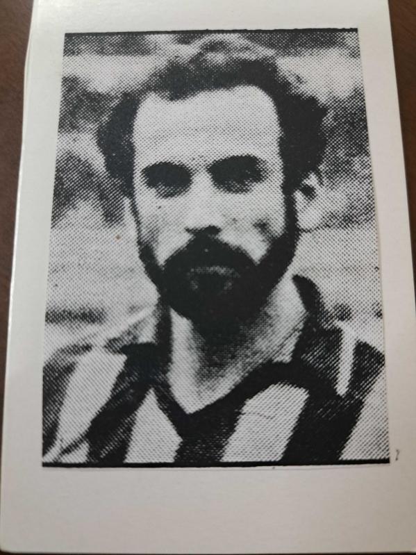 Gazete kupürü sporcu kartı 1983 Türk Milli futbolcu tarihi  