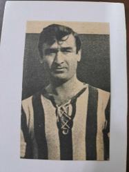 Efemera - Gazete kupürü sporcu kartı - 1952  - Türk Milli futbolcu - teknik direktör yönetici tarihi - Fenerbahçe'li kaptan - "küçük " Fikret kırcan fotoğrafı - kitantik - kitaLog