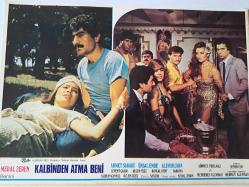 Kalbinden Atma Beni Filmi Lobi kartı - No: 5 - Lobby Cards - Ahmet Sabahi - Ünsal Emre - Ali Pehlivan - Levent Çakır - Asuman Cankul - Recep Filiz - Özlem Özer - Baykal Kent - Sabrına - Sabuha - Kemal Aydan - Sönmez Yıkılmaz - Menderes Alemdar - Şener Işık - Mehmet Alemdar - Meral Zeren