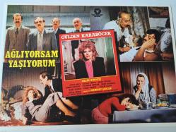 Ağlıyorsam Yaşıyorum Filmi Lobi kartı - No: 3  - Lobby Cards - Gülden Karaböcek - Salih Kırmızı - Suzan Avcı - Hakkı Kıvanç - Baki Tamer - Kenan Kurt - Atilla Ergun - Yıldırım Gencer - Pınar Özekit - İhsan Baysal - Sami Hazinses - Diler Saraç - Mehmet Dinler - Kamil Başaran - A.Fuat Kalkan