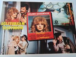 Ağlıyorsam Yaşıyorum Filmi Lobi kartı - No: 4  - Lobby Cards - Gülden Karaböcek - Salih Kırmızı - Suzan Avcı - Hakkı Kıvanç - Baki Tamer - Kenan Kurt - Atilla Ergun - Yıldırım Gencer - Pınar Özekit - İhsan Baysal - Sami Hazinses - Diler Saraç - Mehmet Dinler - Kamil Başaran - A.Fuat Kalkan