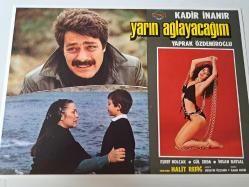 Yarın Ağlayacağım Filmi Lobi kartı - No: 4 - Lobby Cards - Kadir İnanır - Yaprak Özdemiroğlu - Eşref Kolçak - Gül Erda - İhsan Baysal - Halit Refiğ - Hüseyin Özşahin - İlhan Engin