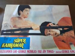 Efemera - Süper Kahraman Filmi - Lobi kartı - No: 6 - Lobby Cards - Alexander Lou - George Nıcholas - Yau Jin Tomas - George King - kitantik - kitaLog