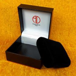 ALAIN DELON PARIS SAAT KUTUSU