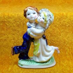 VINTAGE AVRUPA KIZ-ERKEK ÇOCUK EL BOYAMA PORSELEN BİBLO