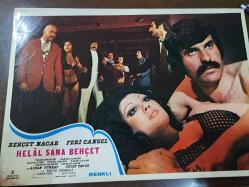 Helal Sana Behçet Filmi - Lobi kartı - No: 1  - Lobby Cards - Behçet Nacar- Feri Cansel - Yeşim Yükselen - Danyal Topatan - Yalçın Günay - Süheyl Eğriboz- Hasan Ceylan - Feridun Çölgeçen- Asuman Arsan - Altan Günbay - Oktay Yavuz - Yavuz Figenli- İhsan Yüce - Rafet Şiriner - Hilal Film - Şükrü Kirişci