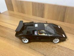 Diecat Model araba lamborghini countact 1988