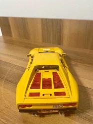 Diecast Model araba ferrari gto 1984