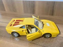 Diecast Model araba ferrari gto 1984