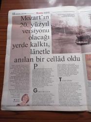 Hürriyet Tarih Gazetesi - 1 Şubat 2006 -  LSD'nin 100 Yaşındaki Mucidi Yasaklanan İlacının Yasını Tutuyor - Sandviçin Mucidi Şeytana Tapardı- Kurtlar Vadisi'nin Gerçek Versiyonu - Yarbay Süleyman Askeri Fotoğrafı - Maymunu İblis Zanneden Satanistler - Şerefli Askerin Ölümüne Dostu Da Düşmanı Da Üzülür - Mozart Olacaktı Cellad Oldu