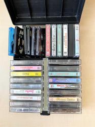 30 KASET KOLEKSİYONLUK KASET ÇANTASI VE KASETLER SİNAN ÖZEN EMRAH VS..