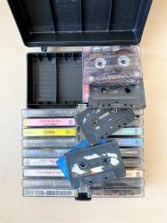 30 KASET KOLEKSİYONLUK KASET ÇANTASI VE KASETLER SİNAN ÖZEN EMRAH VS..