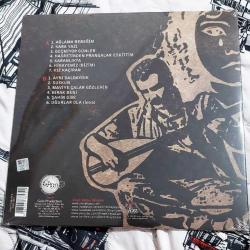 Ahmet Kaya ağlama bebeğim lp plak ambalajında