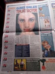 Star Box Magazin Gazetesi - 27 Temmuz 2002 - Ebru Gündeş'e Konser Sonrası Süha Yavuz'dan Evlilik Sürprizi - Mumya Firarda Filmi - Teoman İle Nurgül Yeşilçay'ın Öpüşme Sahnesi - Seksi Vejetaryen Marliece Andrada - Biri Bizi Gözetliyor - Hababam Sınıfı Sınıfta Kaldı - Tarık Akan - Emel Sayın - Ertem Eğilmez