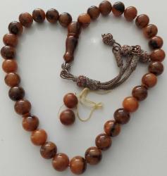 MALZEMESİ OSMANLI YAPIMI ORTA DÖNEM ŞEKERLİKTEN YAPILMA KATALİN DAMARLI KAHVERENGİ ALACA RENKLİ MUHTEŞEM TESPİH 1RR1A1Y ANTİK GÜMÜŞ PÜSKÜLLÜ