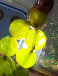 MALZEMESİ OSMANLI YAPIMI ORTA DÖNEM MÜCEVHER KUTUSUNDAN YAPILMA SIKMA KEHRİBAR AÇIK YEŞİL MÜTHİŞ TESPİH RRR1 BRONZ ÜSTÜ ALTIN KAPLAMA PÜSKÜLLÜ