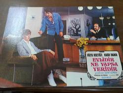 Evlidir Ne Yapsa Yeridir Filmi  - Lobi Kart Seti  - Lobby Cards Set - Hülya Koçyiğit- Kadir İnanır- Şerif Gören Perran Kutman -8'li Set