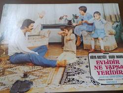 Evlidir Ne Yapsa Yeridir Filmi  - Lobi Kart Seti  - Lobby Cards Set - Hülya Koçyiğit- Kadir İnanır- Şerif Gören Perran Kutman -8'li Set