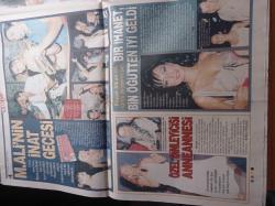 Star Box Magazin Gazetesi - 15 Ağustos 2002 - Selin Toktay Uluorta Öpüşünce Kovuldu - Nez Yine Esecek - Yasemin Kozanoğlu Sarhoş Oldu Sağa Sola Sataştı Kapı Dışarı Edildi - Petek Dinçöz Ödül Aldı - Emrah Asuman Krause İle Evleniyor - Bülent Serttaş