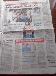 Cumhuriyet Pazar Gazetesi - 2 Mart 2012 - BOTAŞ Kazandı Kaski Turladı - İstanbul Sütlüce'de Polise Bombalı Saldırı 16 Yaralı - Meclis'te İkinci DEP Krizine Doğru - Balyoz Davası Tutuklusu Tuğamiral Ali Sadi Ünsal'dan Mektup - Kadir İnanır Ameliyat Oldu - Paraların Kardeşliği