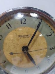 MS1---1900 BAŞLARI USA MAMMOND MARKA ESKİ 115 VOLT ELEKTRİKLİ MASA SAATİ----BAKIM İSTER