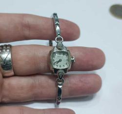 Vintage 1977  CARAVELLE by Bulova  17 Jewels Elastik Kayışlı  Kurmalı Bayan Kol Saati 0091