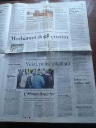 Cumhuriyet Gazetesi - 3  Aralık 2009 - Fenerbahçe Avrupa'nın Lideri - İran'da Makyaj Yasağı - PETA Bu Kez Milano'da - Barack Obama'nın Afgan Planı - Erzincan Cumhuriyet Başsavcısı İlhan Cihaner'den İsmailağa Cemaati Soruşturmasının Çarpıtılmasına Tepki - Abdul Gül İsrail Politikasını Gözden Geçirsin
