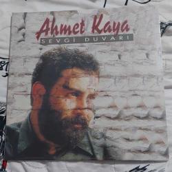 Ahmet Kaya sevgi duvarı  lp plak ambalajında