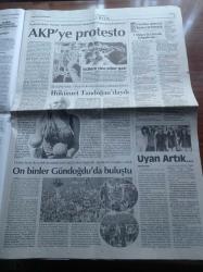 Cumhuriyet Gazetesi - 2 Mayıs 2012 - Federasyona 58 İsyanı - Beşiktaş'a UEFA Affi- Bir HES Cehennemi - NASA Uzay Yolculuğu İçin SNC'yi De Seçti - Emeğin Bayramı 1 Mayıs'ta Alanlar Doldu Taştı - Tiyatrocu Cüneyt Türel Hayatını Kaybetti