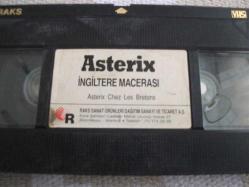 2 - ÇİZGİ FİLM - VHS - SADECE KASET - ASTERİX  İNGİLTERE MACERASI