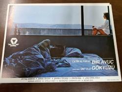 Bir Avuç Gökyüzü Filmi  - Lobi Kart Seti  - Lobby Cards Set  - Aytaç Arman- Zuhal Olcay- Şahika Tekand- Engin İnal- Lale Oraloğlu- Zerrin Arbaş- Atilla Yiğit- Menderes Samancılar- Kenan Bal- Çetin Altan- Ümit Elçi- 12'li Set