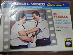 Efemera - 39. Basamak  Filmi - Lobi Kartı - No: 1 - Lobby Cards - 1986-1987 Sezonu - Tanju Korel- Leyla Önder- Oksal Pekmezoğlu- Öz Film - kitantik - kitaLog
