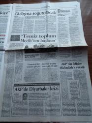Cumhuriyet Gazetesi - 7 Aralık 2012 - Lionel Messi'yi Türk Hava Yolları Uçuracak - UEFA'dan 2020 İçin Kötü Haber - Sakin Bir Traviata - Ümit Boyner'den Suriye Eleştirisi - Hizbullah'a AKP Eli - Kadın Erkek Eşitliği - Mursi'ye Tanklı Kalkan