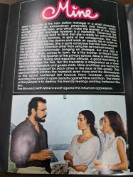 Mine  Filmi - Broşürü - No: 1 - Brochure  - Atıf Yılmaz- Ömer Kavur- Necati Cumalı- Deniz Türkali- Salih Dikişçi- Cahit Berkay- Türkan Şoray- Cihan Ünal- Hümeyra- Kerim Afşar- Selçuk Uluergüven- Celile Toyon Uysal- Orhan Çağman-  Belkıs Dilligil- Aslan Altın- Melike Çapkın- Orhan Aykanat- Ahmet Ugurlu- Mehmet Esen- Erdal Tosun- Koray Ergün- İngilizce- Arapça- Türkçe
