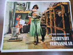 Uçurtmayı Vurmasınlar Filmi - Lobi Kart Seti - Lobby Cards Set - Nur Sürer- Ozan Bilen - Füsun Demirel- Güzin Özipek- Rozet Hubes- Güzin Özyağcılar- Meral Çetinkaya - Ayla Aslancan- Emel Çeviren- Tanju Tuncer- Ayben Erman - Yasemin Alkaya- Sabiş Kara - Özlem Savaş- Sevim Metin- Gülizar Tunç- Selma Tercan- Özlem Üstüner- Sevgi Sakarya- Barış Çelikoğlu- Gönül Demirkol- Hale Akınlı- Feride Çiçekoğlu- Erdal Kahraman- Jale Başaran- Özkan Turgay- Magnum Film- 8'li Set