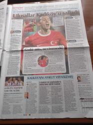 Cumhuriyet Gazetesi - 12 Eylül 2012  - Şadan Kalkavan Aykut Vefasızmış - Ulusal Milli Takım Kadıköy'ü Salladı - Cumhuriyet Halk Partisi Lideri Kemal Kılıçdaroğlu Afyon'da Sabotaj Var İddiasının Arkasında Durdu- Sultangazi'de Canlı Bomba Saldırısında 1 Polis Şehit Oldu - Recep Tayyip Erdoğan