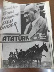 Atatürkün Doğumdan Ölümüne  Hayatta İken  Çekilmiş Tarihi Canlandıran Taklidi Yapılamayacak Muazzam Film - Siyah Beyaz - Lobi Kart Seti - Lobby Cards Set - 8'li Set - Yüz Yılların Önderi- Türkler Yoksulluğa Layık Değillerdir - Her Yerde Her İşte Atatürk- Tarihler Boyu Yaşayacak Ulu Önder- Mucize Yaratan Türk- Doğumun'dan Ölümüne Kadar Hayatı - Bu Filmin Genel Dağıtımı Samsun Filme Aittir