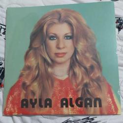 Ayla Algan en iyileriyle lp plak ambalajında