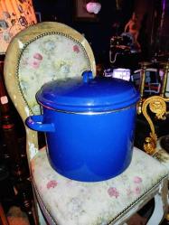 15635-MUHTEŞEM GÜZELLİKDE MAVİ RENK EMAYE KAZAN