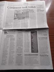 Cumhuriyet Gazetesi - 23 Eylül 2013 - Beşiktaş Galatasaray Derbisini Kavga Bitirdi - Didier Drogba Çare Oldu - Marilyn Monroe - İlhan İrem Aşık Ruhlar İçin Söyledi - Ceza Değil Ölümevi - Radikal İslamcı Örgütler Kitle Katliamlarına Döndü