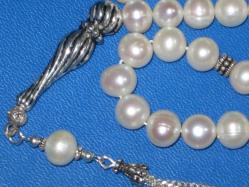 **(58)** KOLLEKSİYONLUK HARİKA BİR BEYAZ İNCİ TESBİH