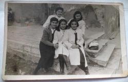 SİYAH BEYAZ FOTOĞRAFLAR ANNEM GAZİ EĞİTİM ENS. DE 1949 VE 1950 YILLARI 3 ADET