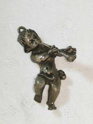 9836-METAL FLÜT ÇALAN ÇOCUK ANAHTARLIK