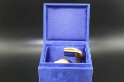 ARK WORK  ATOLYE TASARIM  EL YAPIMI PRİNÇ DAĞ KEÇİSİ VE KRİSTAL ÜSTÜNDE  KADİFE KUTUSUNDA (YENİ KOLİ 1