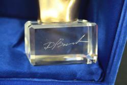 ARK WORK  ATOLYE TASARIM  EL YAPIMI PRİNÇ DAĞ KEÇİSİ VE KRİSTAL ÜSTÜNDE  KADİFE KUTUSUNDA (YENİ KOLİ 1